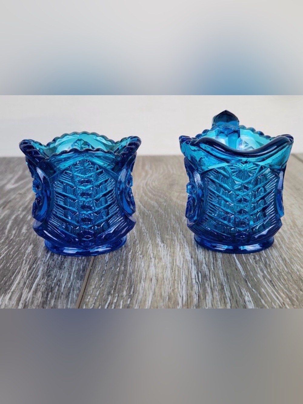 vintage L.E. Smith azure blue glass creamer and sugar set - Picture 4 of 7